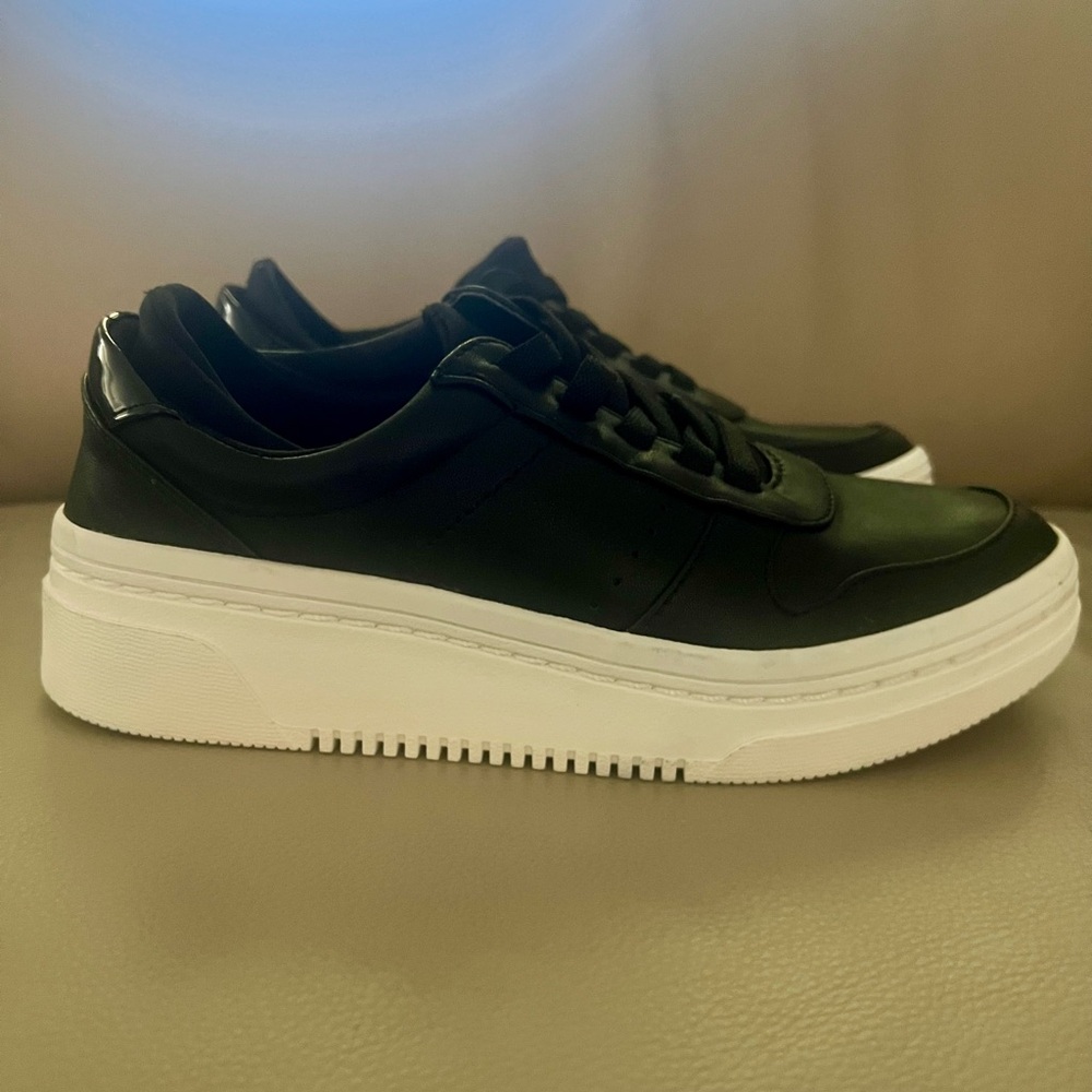 Dr Scholls Black Platform Sneakers, No Tie, Slip-on, Size 7-1/2